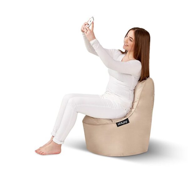 Bumba-Beige-model-e1565789382723[1]