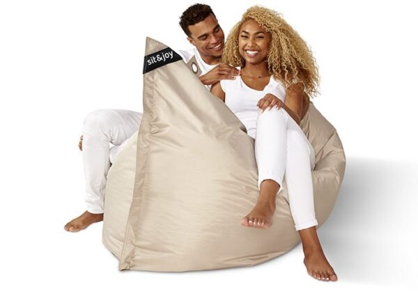Largo-Beige-model-e1565784508922