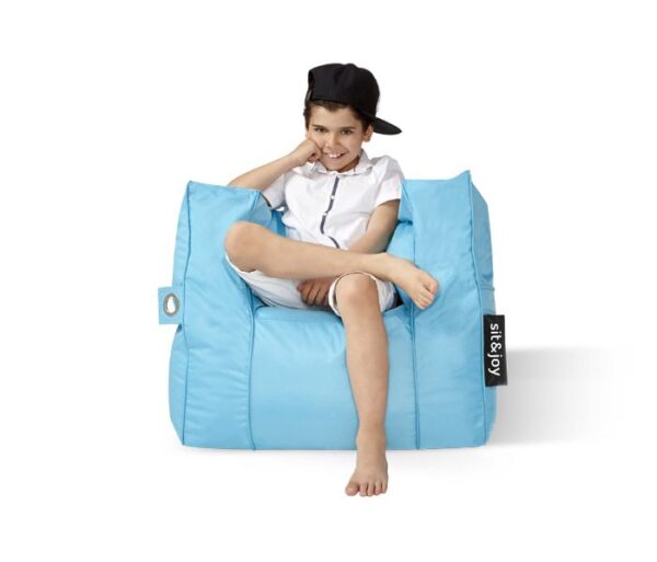 Poco-Aqua-model-e1565792455983[1]